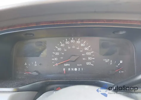 1999 Lincoln Town Car Signature z USA, uszkodzony, nr VIN 1LNFM82W2XY601285